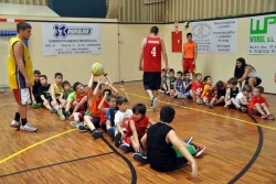 Participants al campus del Club de Bàsquet Vila Montornès