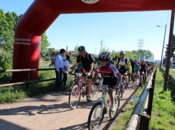 Sortida de la bicicletada a Montornès des de l'Avinguda Llibertat