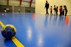 Primer entrenament del Club Handbol PB Montornès a la Carpa Polivalent El Sorralet