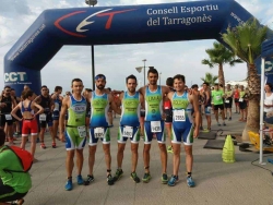 Equip sènior del Club Triatló Montornès, segon en l'Acuatló de Torredembarra (Foto: Club Triatló Montornès)