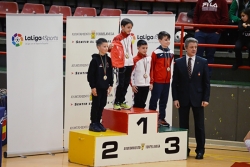 Podi d'Usama Karach, subcampió de la categoria infantil de kata (Foto: Club Karate Montornès)