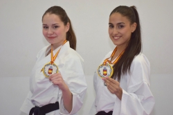 Teresa López i Wiam Koubiss amb les medalles del Campionat d'Espanya