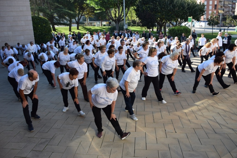 Sessió de gimnàstica i exhibició de ball de la gent gran (2019)