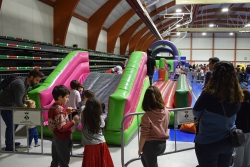 Inflables al Parc de Nadal de Montornès.