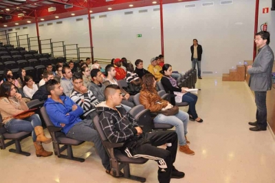 Presentació del pla per part de l'alcalde, José A. Montero, a l'espai cultural de Montornès Nord