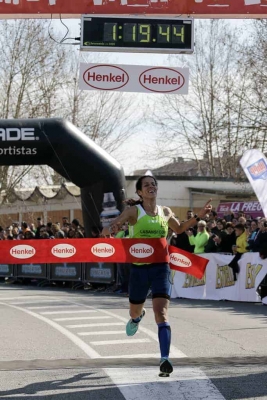 Guanyadora de la Mitja 2015, Hasna Bahom. Foto: CE Montornès Atletisme