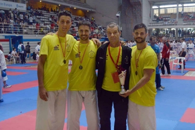 Equip sènior del Karate Montornès en el XXXIX Campionat d'Espanya de Clubs (Foto: Club Karate Montornès)