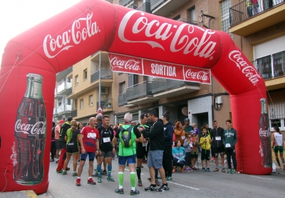 La sortida de la caminada més popular al final del carrer Major, a la Bòbila