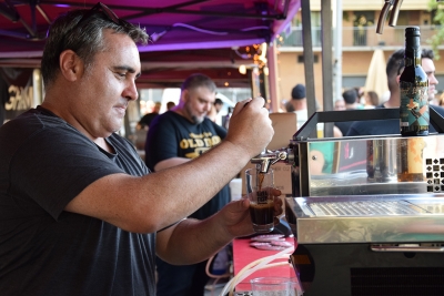 El cerveser Andrés López, de La Pirata Brewing, en un moment del Birrafest.