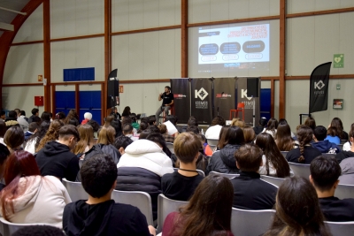 Exposició de les propostes a l'Assemblea Jove de 12 a 17 anys.