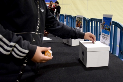 Fase de votacions individuals a l'Assemblea Jove de 12 a 17 anys.