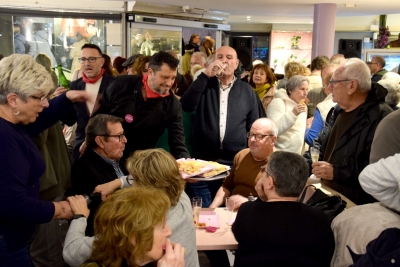 Un moment de la celebració del 50è aniversari de la pastisseria Viñallonga.