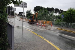 Obres al pont sobre el torrent de Vinyes Velles, a l'avinguda de Barcelona