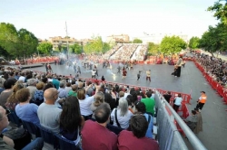 Un moment de la revolta remença a la plaça de Pau Picasso