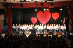 Una de les actuacions d'alumnes de l'Escola Municipal de Música durant la festa "La música al teu cor"