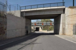 Tram del carrer de les Tres Creus on es duran a terme les obres de millora