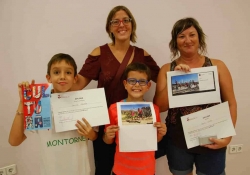 Reme Cortés i Montse Cervera, segon i tercer premi del concurs, amb dos dels seus acompanyants 