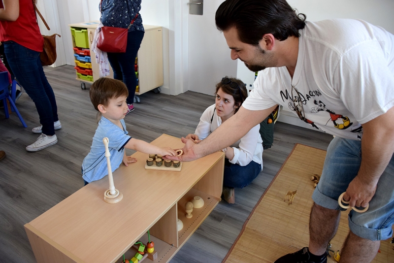 Espais d'interacció entre famílies, infants i equip educador al CI Pintor Mir