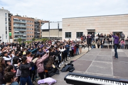 Percussió corporal a l'acte institucional.