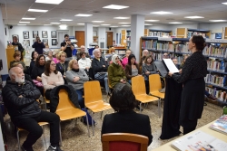 Dramatització "Un dret, un vot" a la Biblioteca.