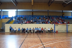 Foto de família al final de la jornada "Activitat física per a un envelliment actiu i saludable".