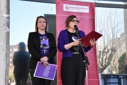 Presentació de l'acte a càrrec de la regidora de Feminisme i Diversitats i la tècnica d'Igualtat.