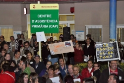 Concentració al davant del Centre d'Atenció Primària