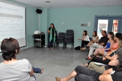 Un moment d'una de les presentacions de la memòria al Centre Infantil la Peixera