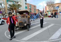 SM Carnestoltes encapçalant la rua de Carnaval