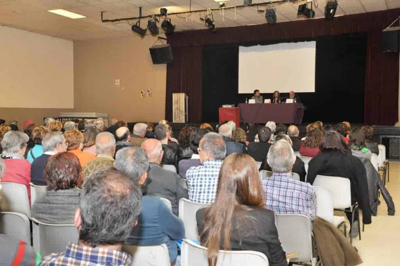 Xerrada del professor i economista, Arcadi Oliveres, al Teatre Municipal