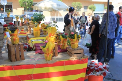 Les roses també estan presents a la plaça