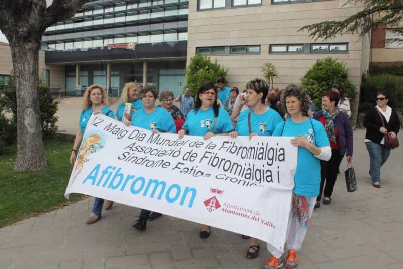 Sortida de la caminada cap a la plaça de Pau Picasso