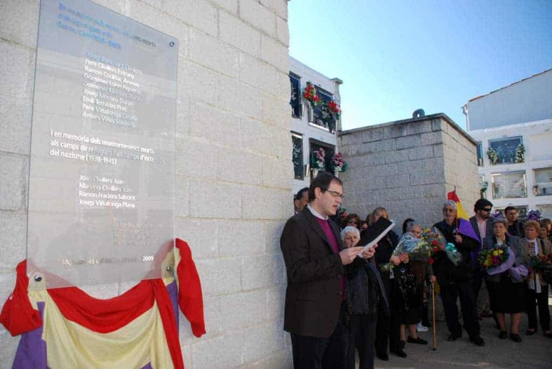 Al cementiri municipal hi ha una placa de record a les persones del poble mortes o desaparegudes durant la Guerra Civil i la postguerra. (Imatge d'arxiu)