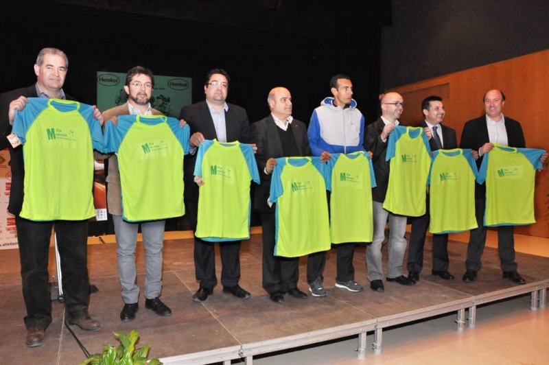 Els alcaldes dels pobles organitzadors; representants de la Generalitat i de la Diputació; atleta, i patrocinador