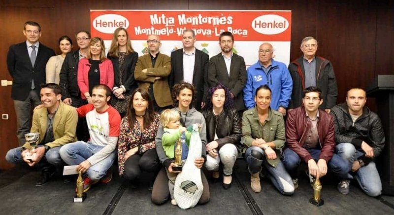 Foto de família amb els guardonats (Foto: CE Montornès Atletisme)