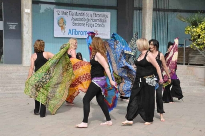 Demostració de dansa del ventre, un dels tallers que du a terme Afibromon