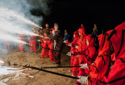 Encesa de la foguera (Sant Joan 2014) Foto: Ajuntament de Montornès. Autor: JA Jiménez