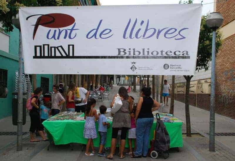 La Biblioteca surt al mercat 