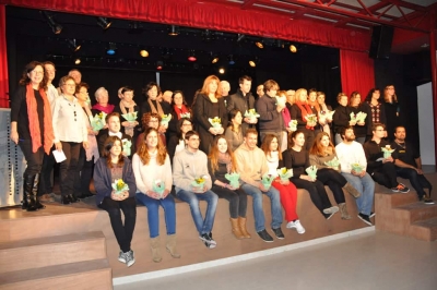 Foto de família de totes les persones que van participar en la cerimònia de lliurament dels guardons del V Premi Font de Santa Caterina