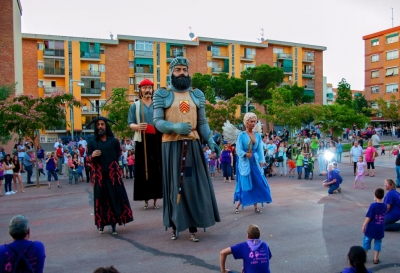 Posada del mocador i Ball de Gegants  (Imatge d'arxiu)