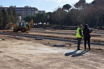 Visita a les obres del parc comunitari i esportiu de Montornès Nord amb el veïnat.	