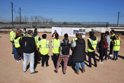 Visita a les obres del parc comunitari i esportiu de Montornès Nord amb el veïnat.	