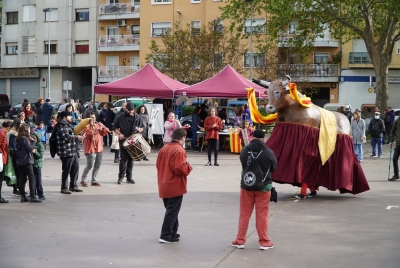 Ball amb el Bou de Montornès. (imatge de Juanjo Bermejo per encàrrec de l'Ajuntament)