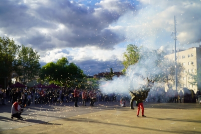 Espectacle pirotècnic amb el Ball de Diables i Drac de Montornès. (imatge de Juanjo Bermejo per encàrrec de l'Ajuntament)