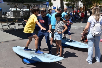 Espai de pràctica de surf a la plaça de Pau Picasso.