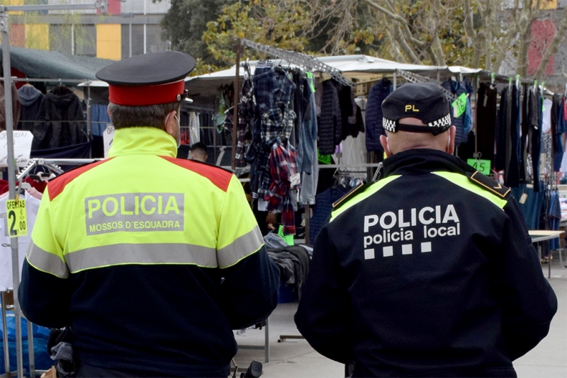 Patrullatge de la Policia Local i els Mossos d'Esquadra (Imatge d'arxiu)