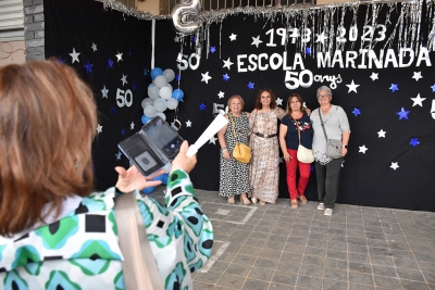 Photocall del 50è aniversari de l'Escola Marinada.