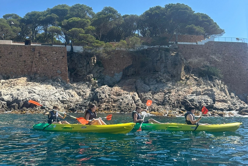 Sortida en kayak a la Costa Brava.