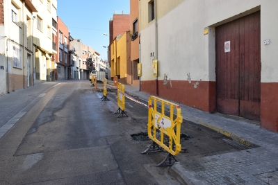 Treballs de millora de l'accessibilitat al carrer de Narcís Monturiol.