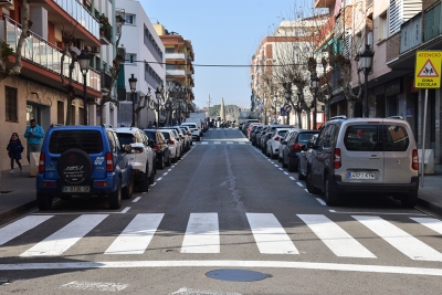 Feines de pintura viària al carrer de Jaume Balmes.